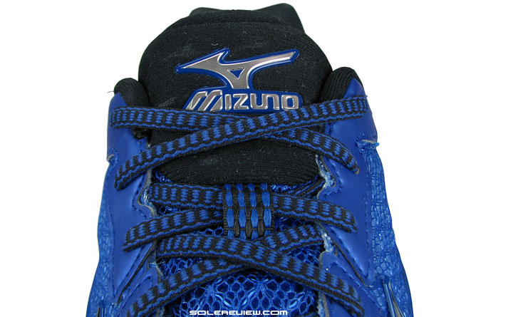 mizuno wave rider 19 vs kayano 22