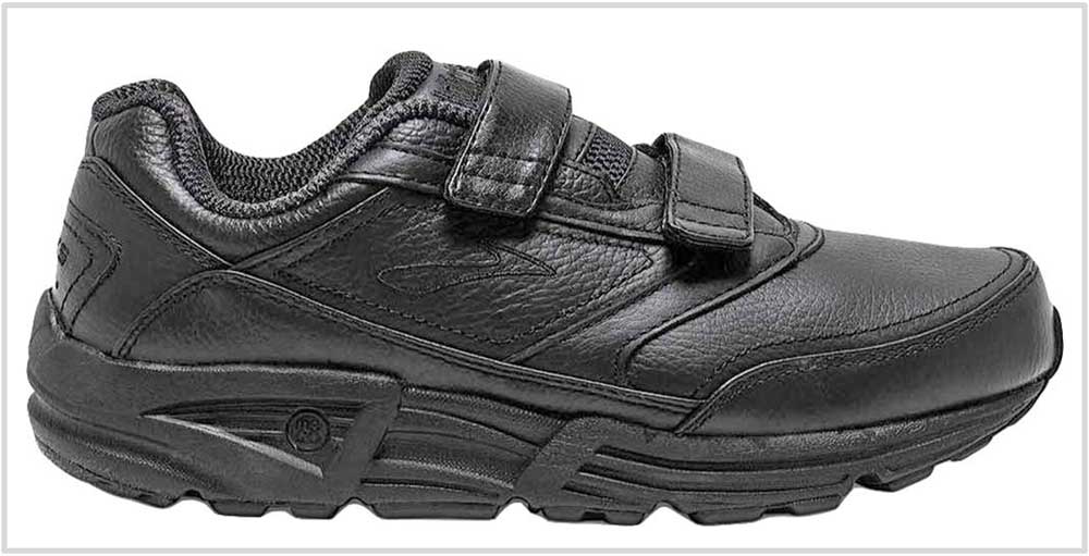 mens nike shoes with velcro straps