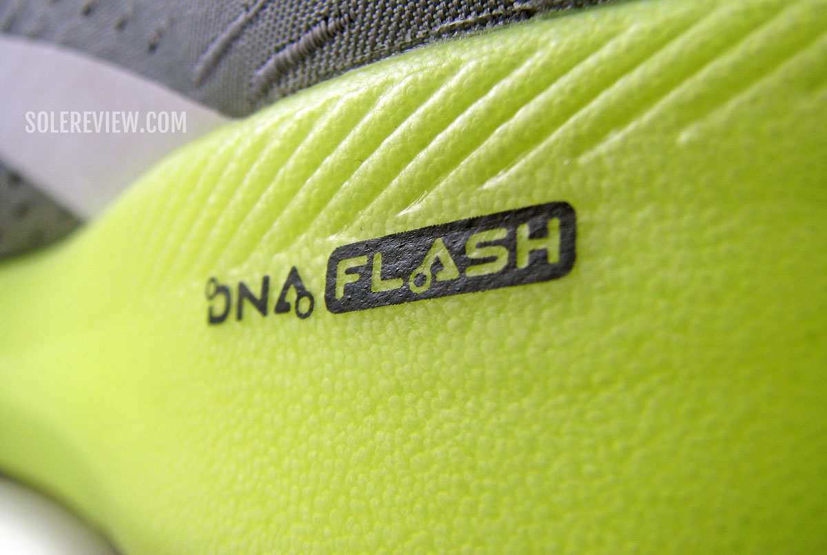 DNA flash on the Brooks Hyperion Tempo