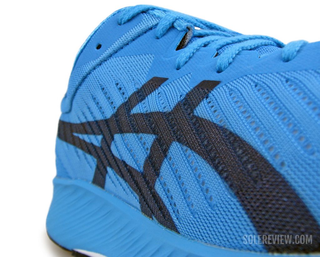 Upper mesh of the Asics Metaracer