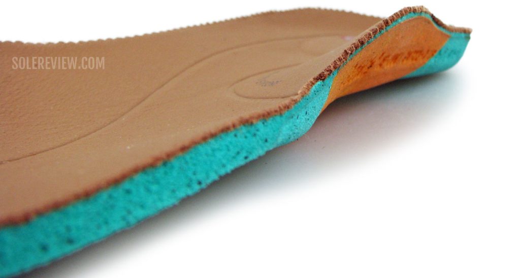 The insole arch support of the Clarks Un Tailor Tie.