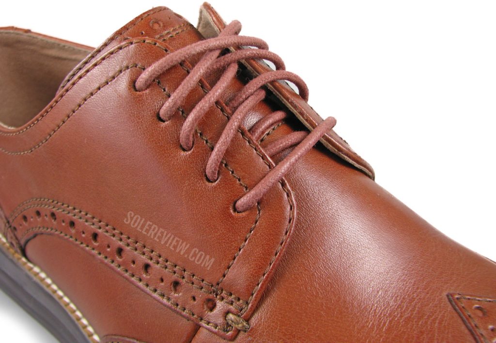 The lacing panel and waxed laces of the Cole Haan Originalgrand_Wingtip.