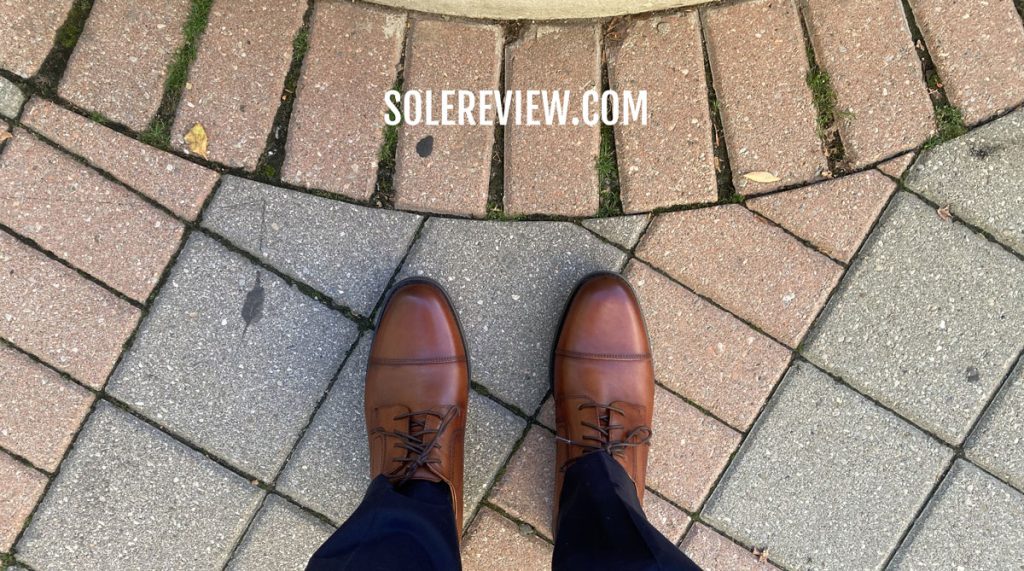 The Florsheim Midtown in outdoor lighting.