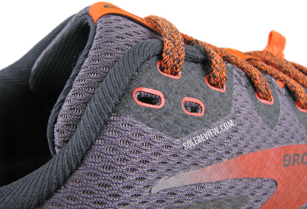 The extra eyelets of the Brooks Cascadia 16 Gore-Tex.