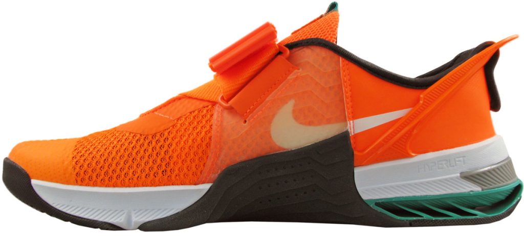 The side view of the Nike Metcon 7 Flyease.