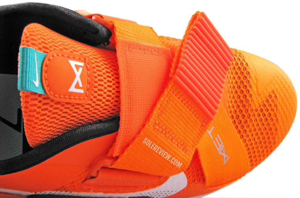 The Velcro position of the Nike Metcon 7 Flyease.