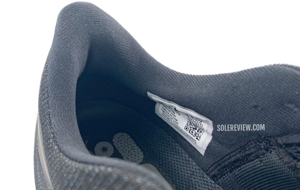 The heel collar of the Nike Pegasus 38 Shield.
