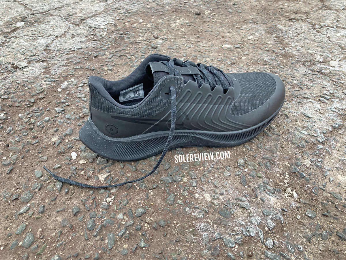 grey nike training shoes | The best black Nike running shoes