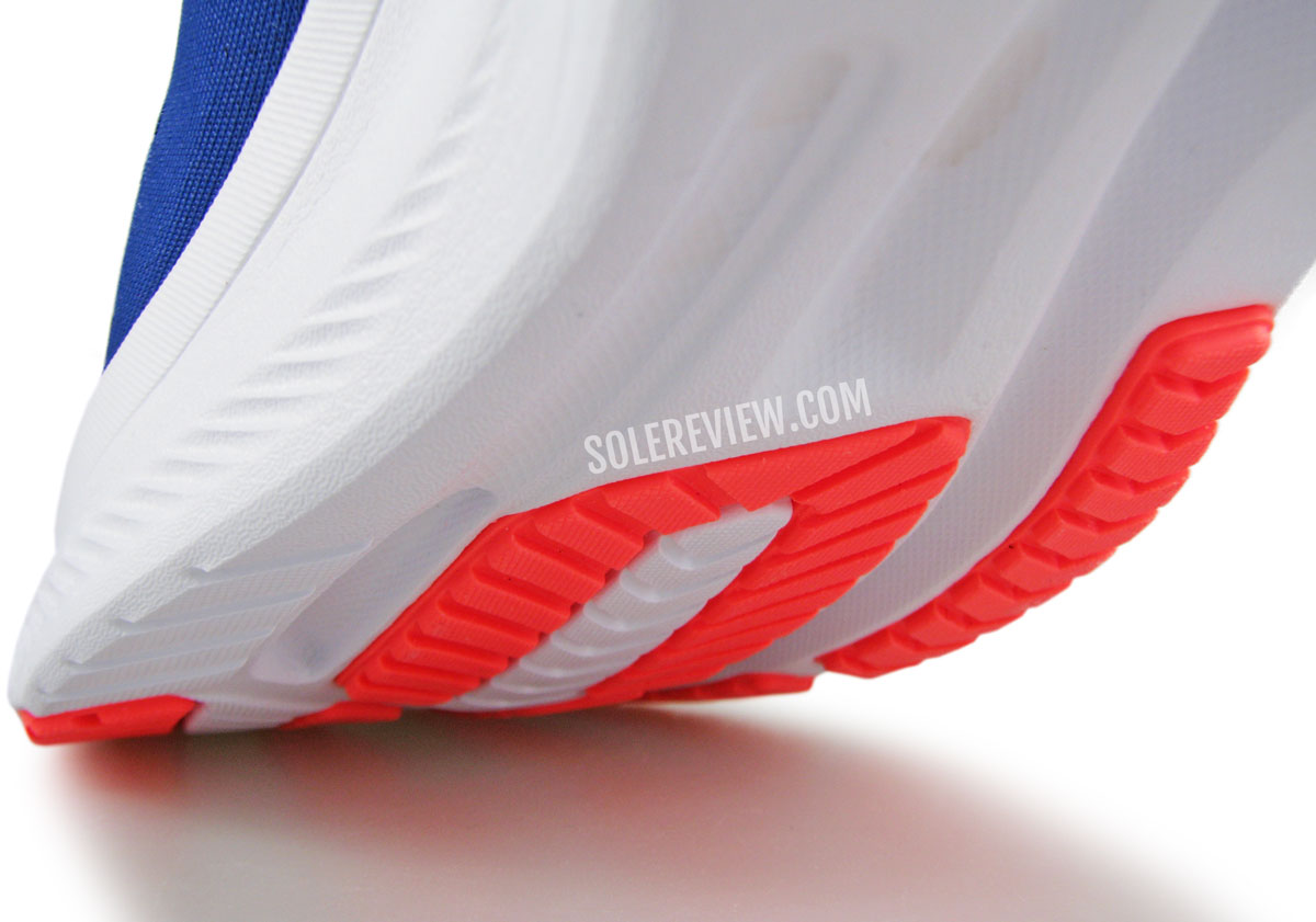 The flush forefoot outsole of the Saucony Ride 15.
