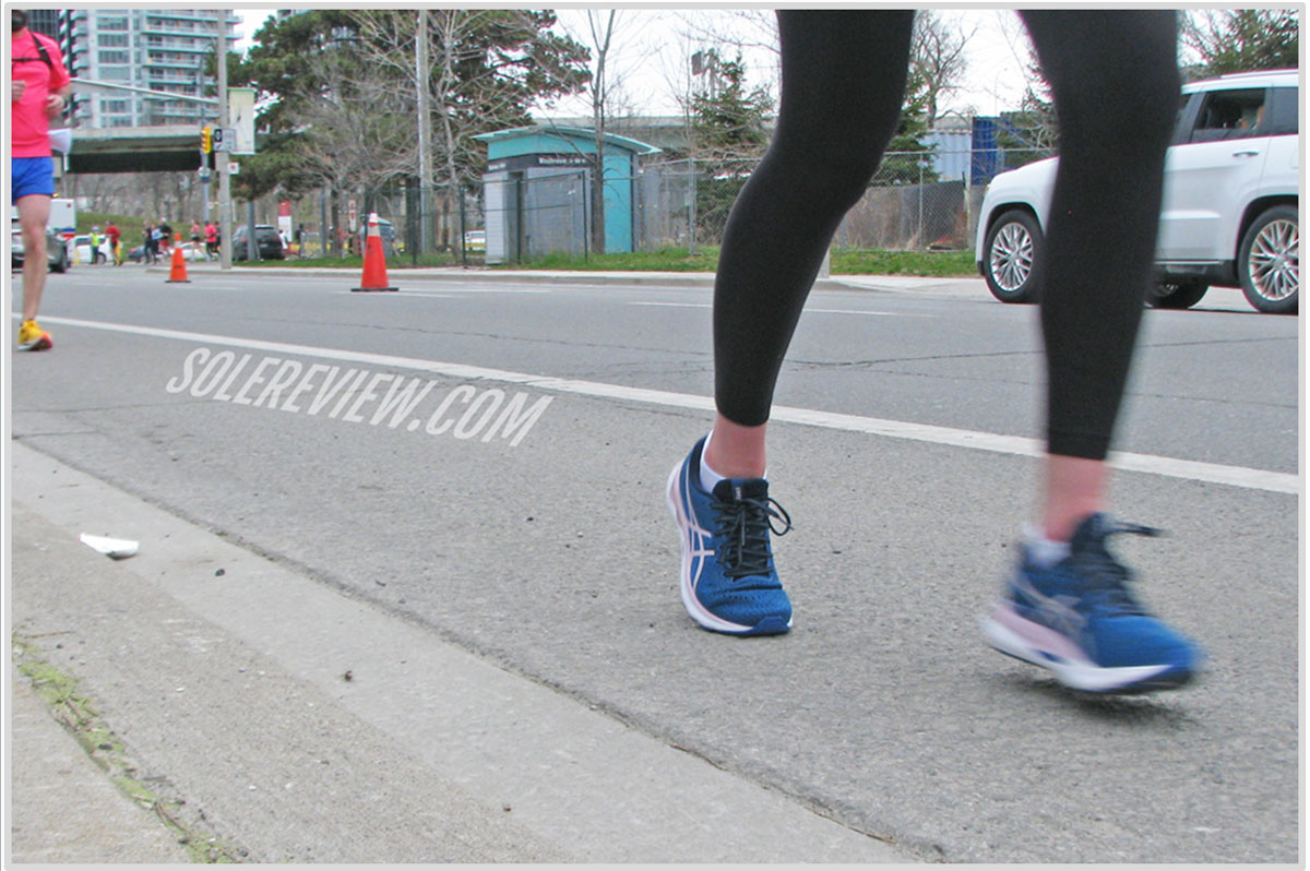 Best running shoes for supination or underpronation | Solereview