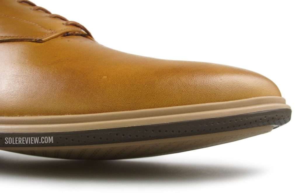 The thin forefoot of the Amberjack Original dress shoe.