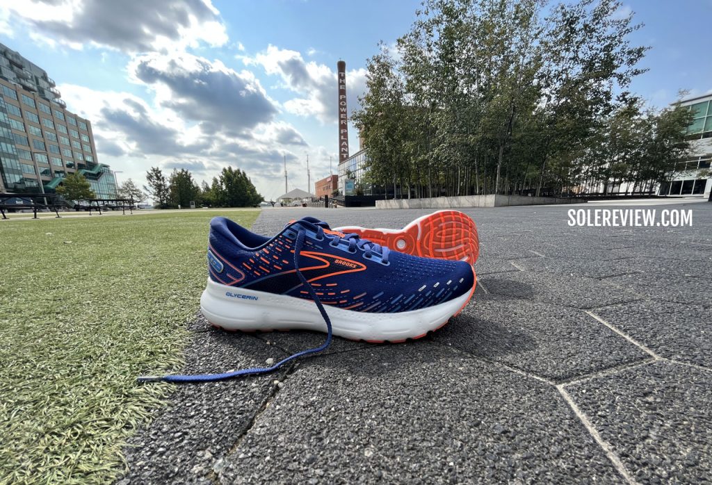 The Brooks Glycerin 20 in a park.