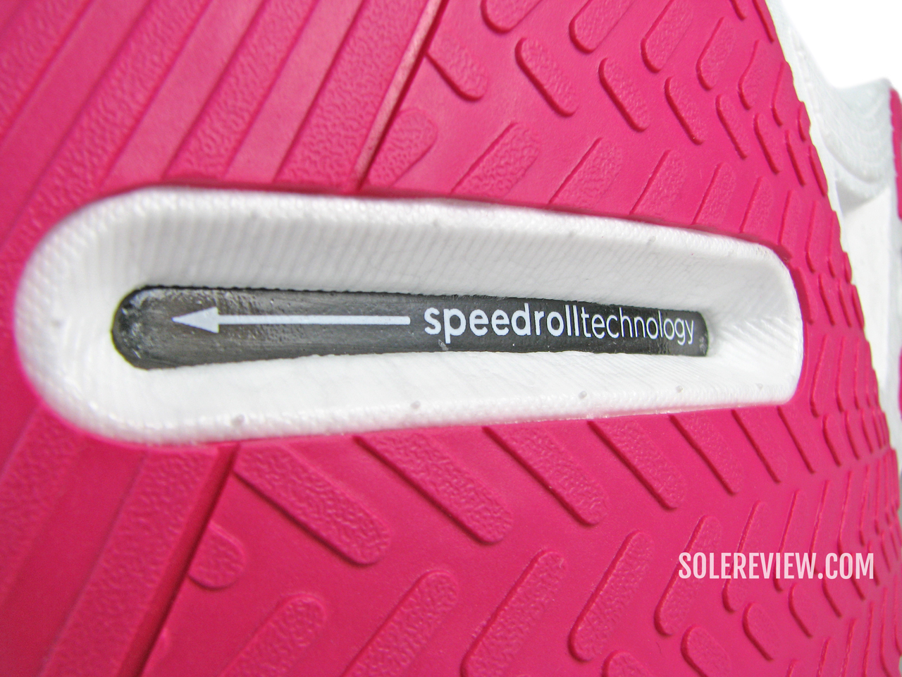 The Speedroll Carbon plate of the Saucony Endorphin Pro 3.
