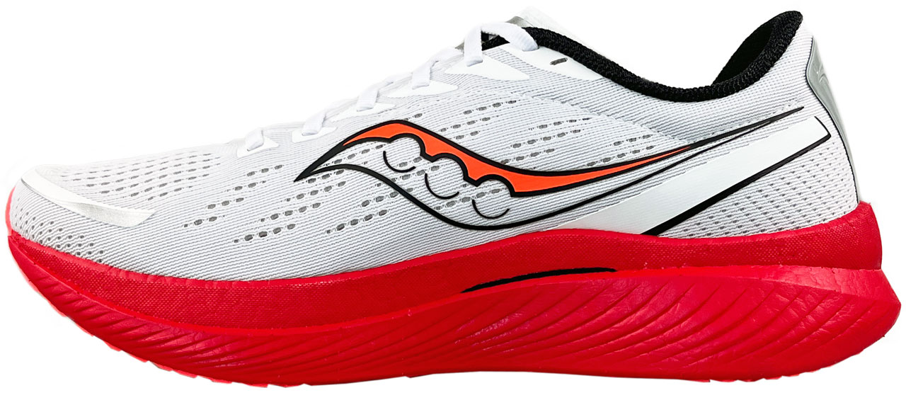 The side view of the Saucony Endorphin Speed 3.