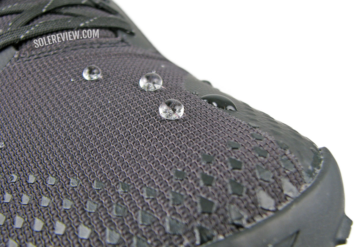 The water beading upper of the Nike Pegasus Trail 4 Gore-Tex.