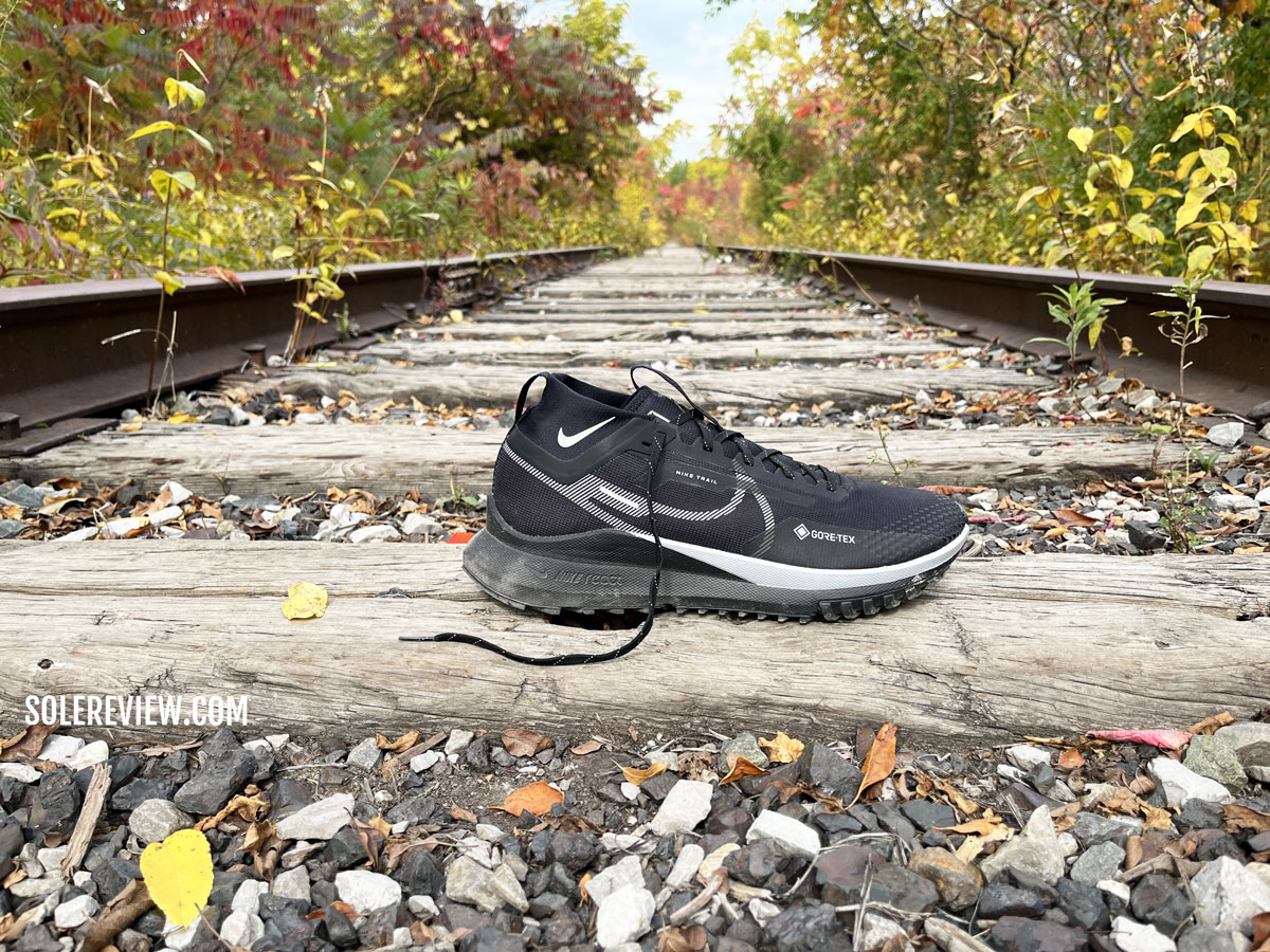 The Nike Pegasus Trail 4 Gore-Tex on the railroad.