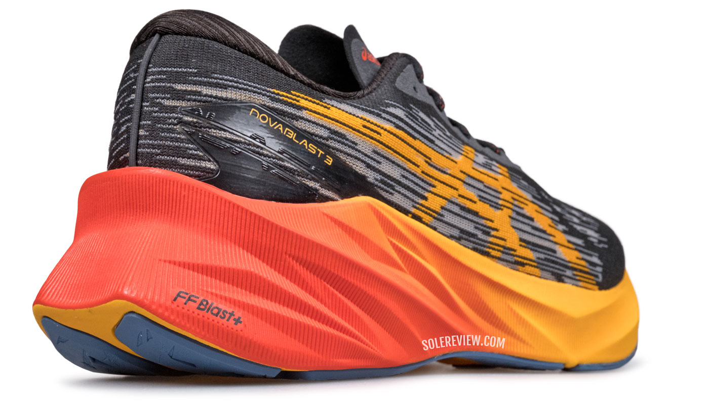 The side view of the Asics Novablast 3.