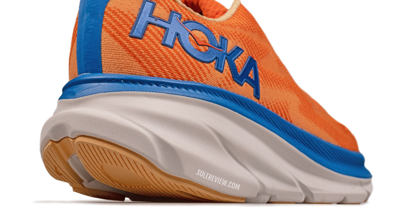 The heel bevel (spring) of the Hoka Clifton 9.