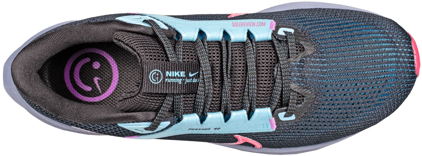 The top view of the Nike Pegasus 40.