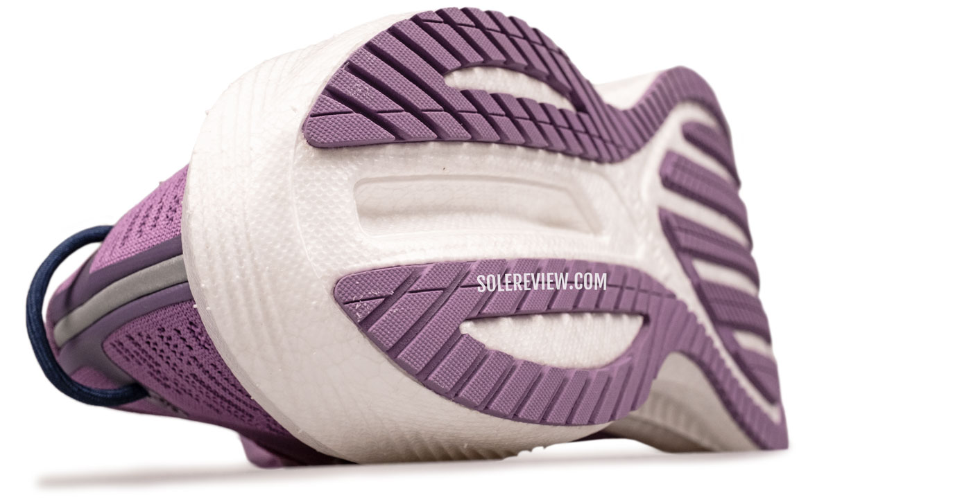 The heel groove of the Saucony Triumph 21.