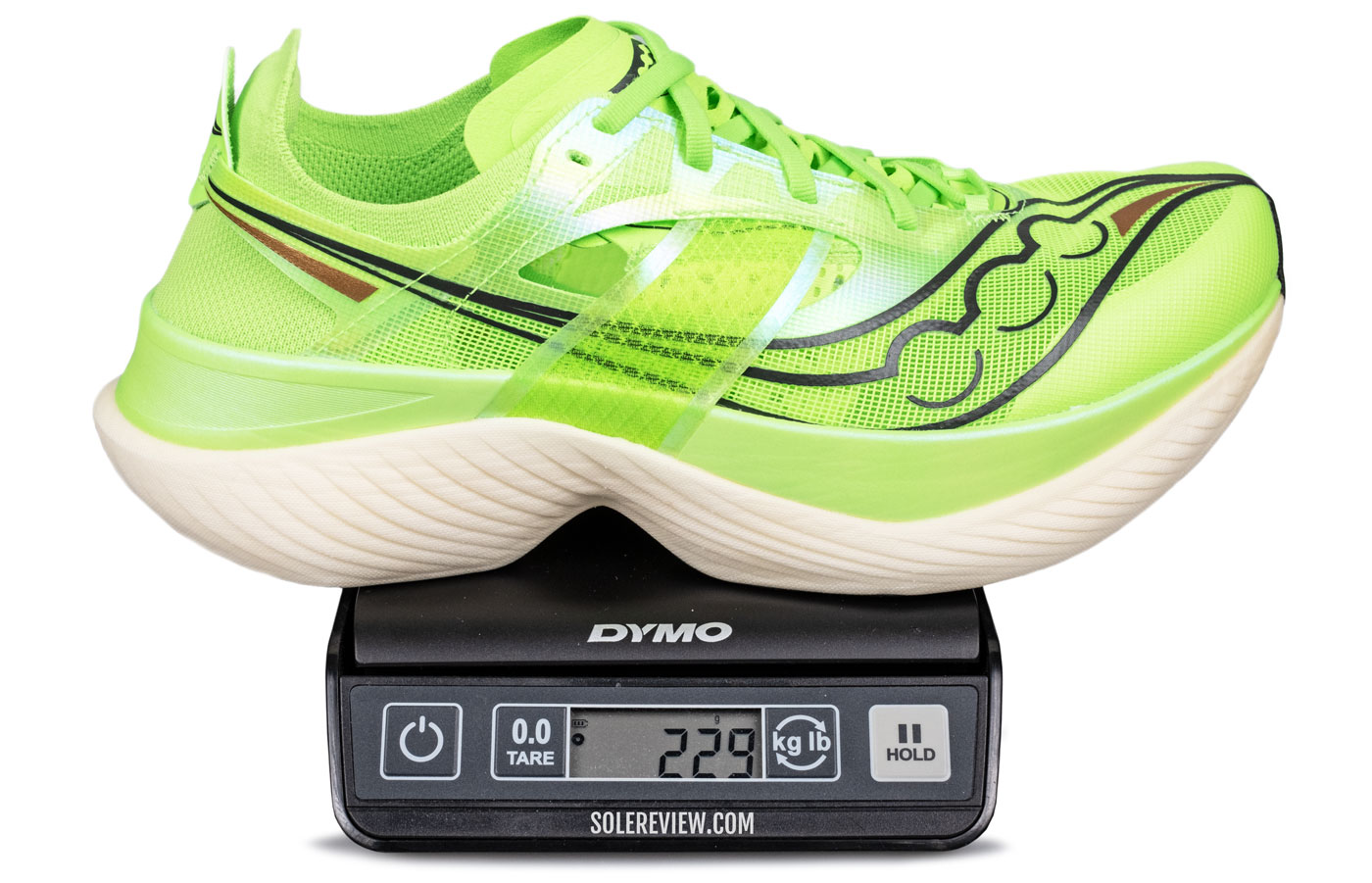 The weight of the Saucony Endorphin Elite.