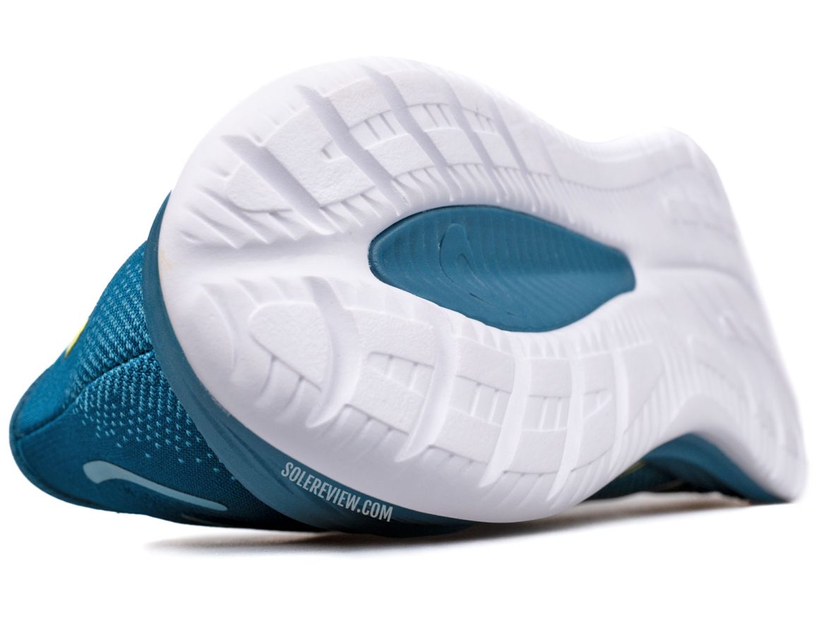 The negative space under the Asics Cumulus 26.