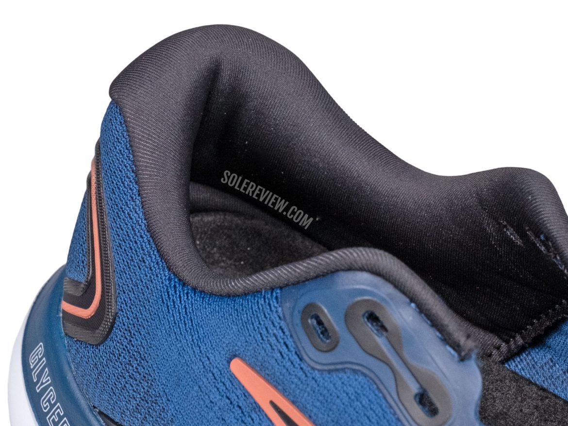The heel collar of the Brooks Glycerin 21.