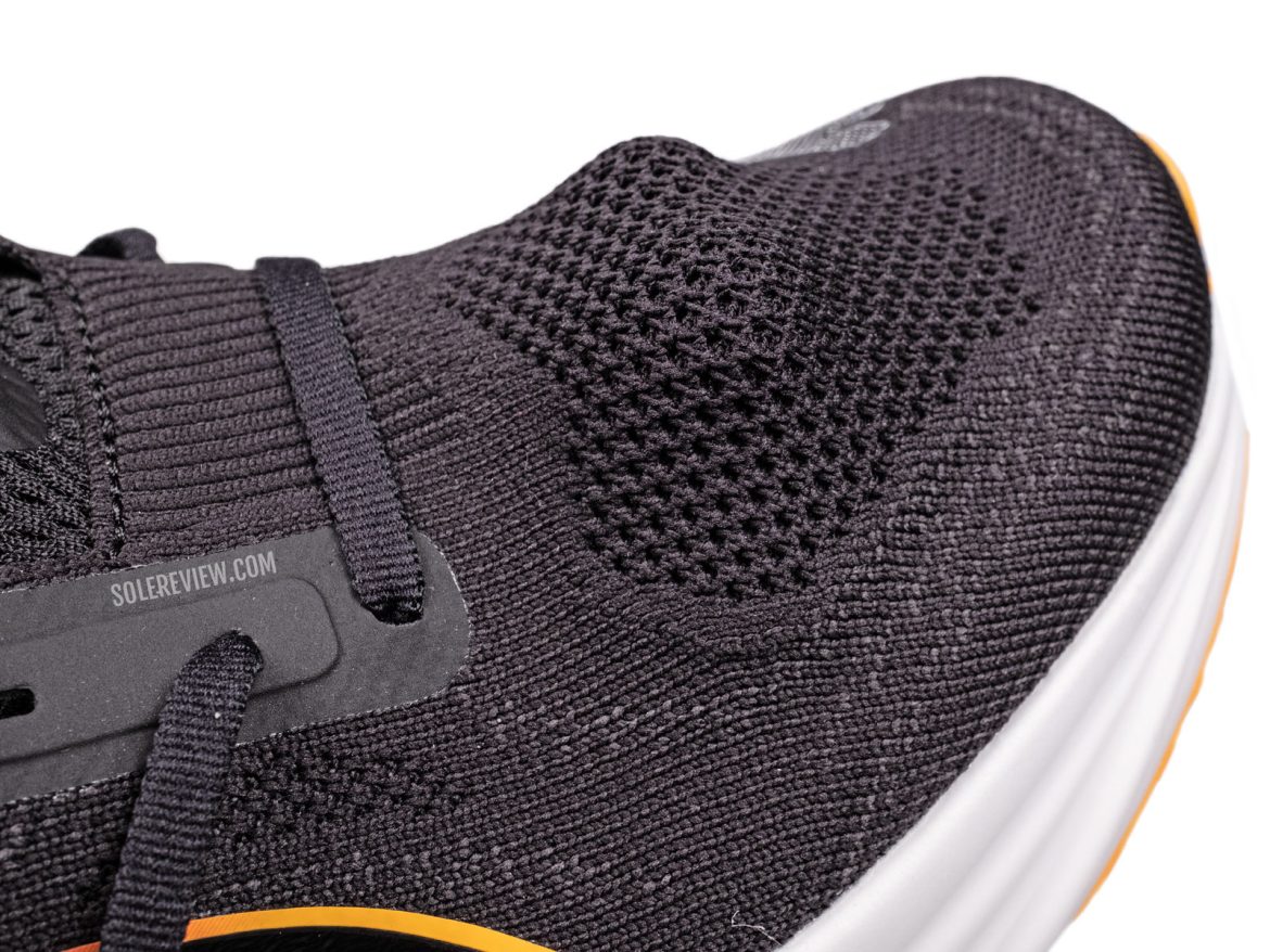 The elastic mesh of the Puma Magnify Nitro 2.