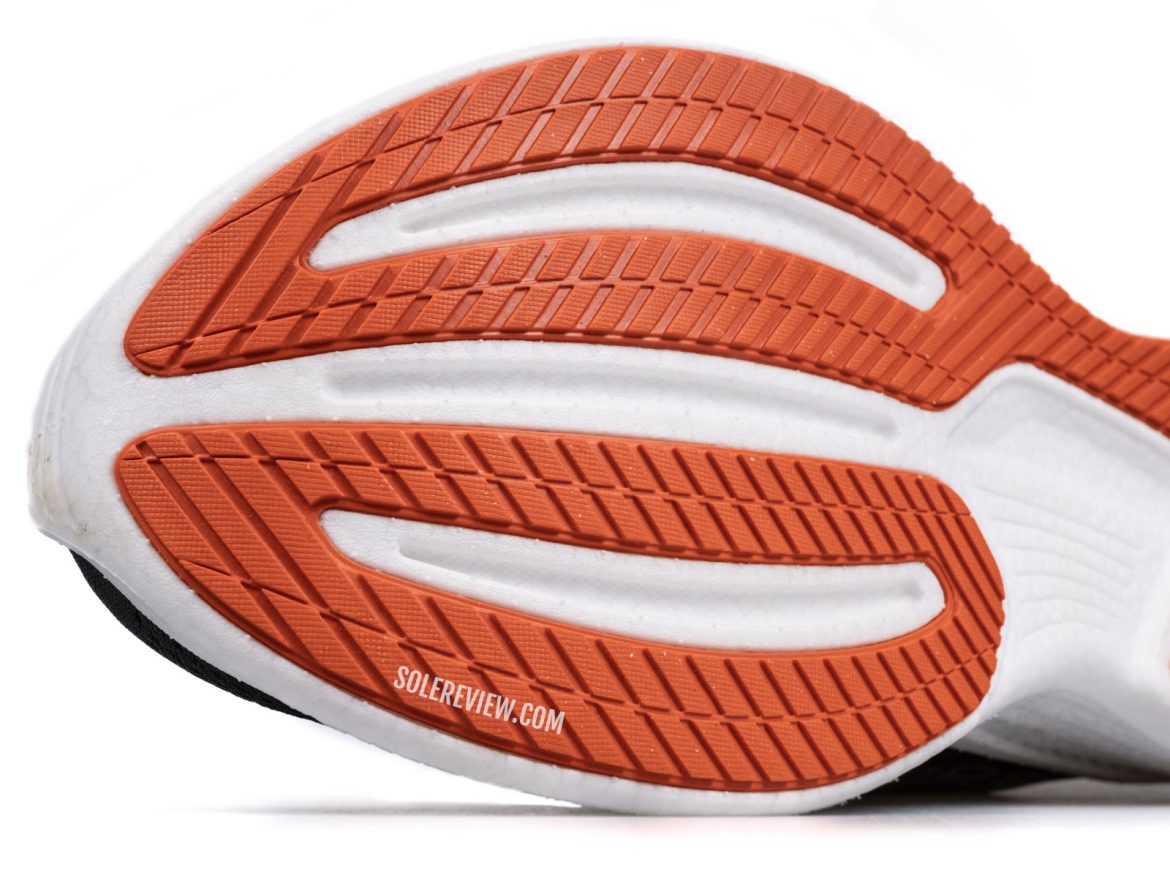 The forefoot outsole of the Saucony Ride 17.