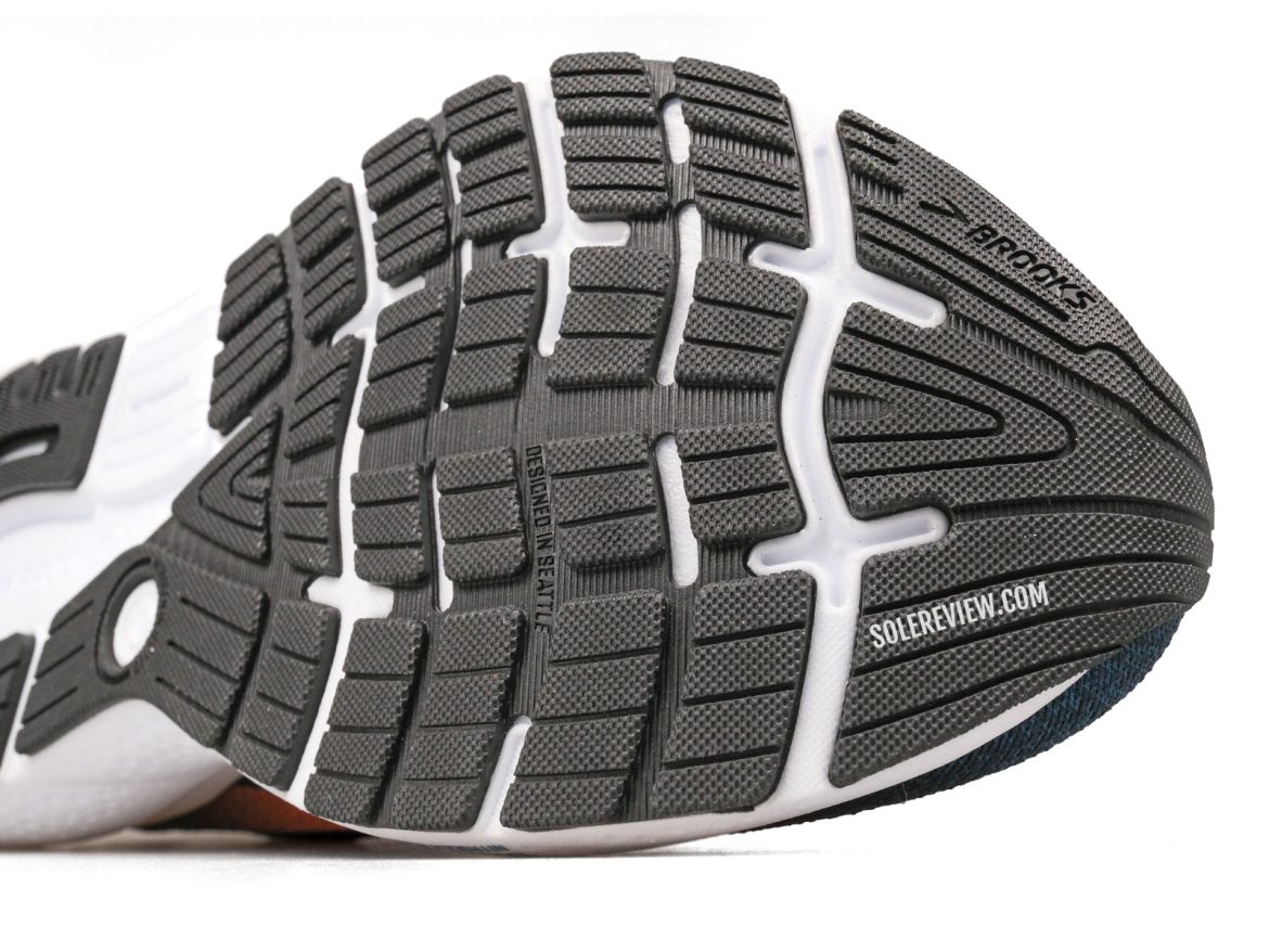 The forefoot outsole of the Brooks Ghost 16.