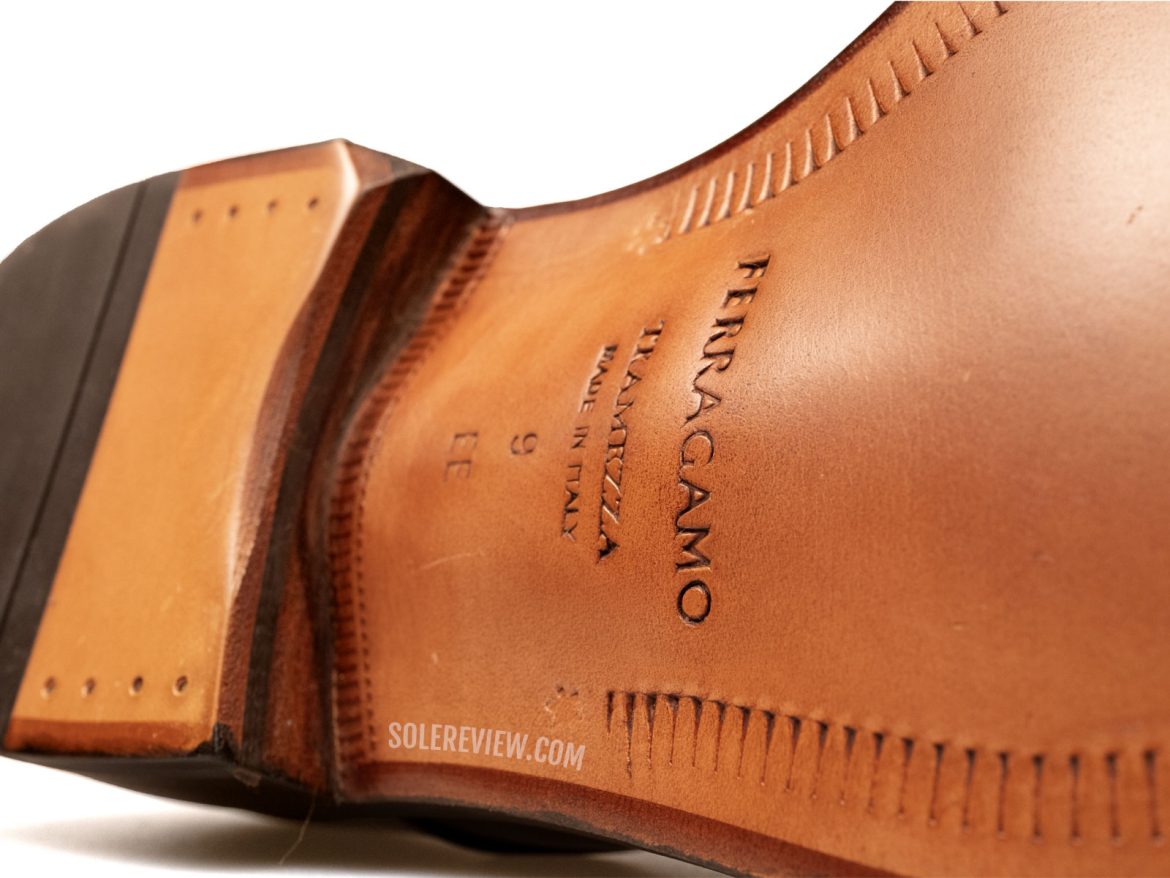 The beveled waist of the Ferragamo Tramezza Derby.
