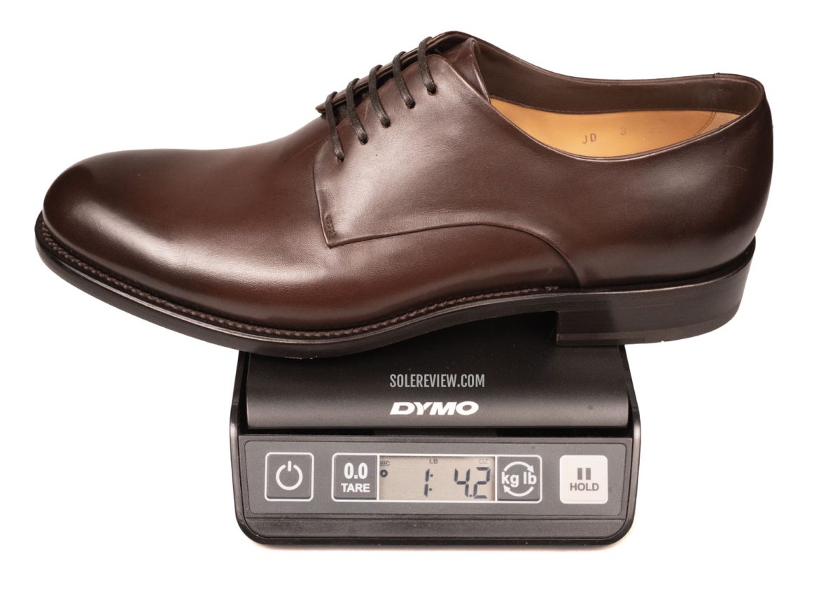 The weight of the Ferragamo Tramezza Derby.