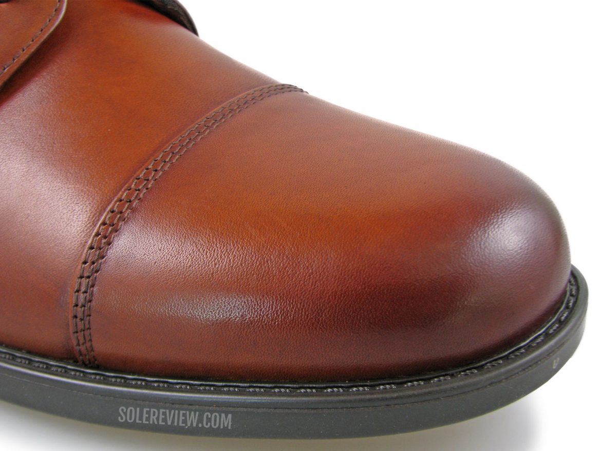 The cap toe of the Florsheim Midtown.
