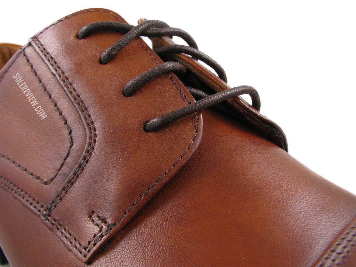 The laces on the Florsheim Midtown.