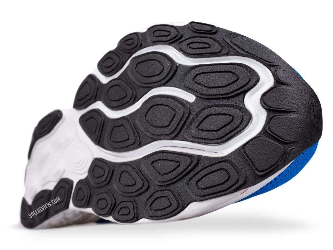 The forefoot outsole of the New Balance 860V14.
