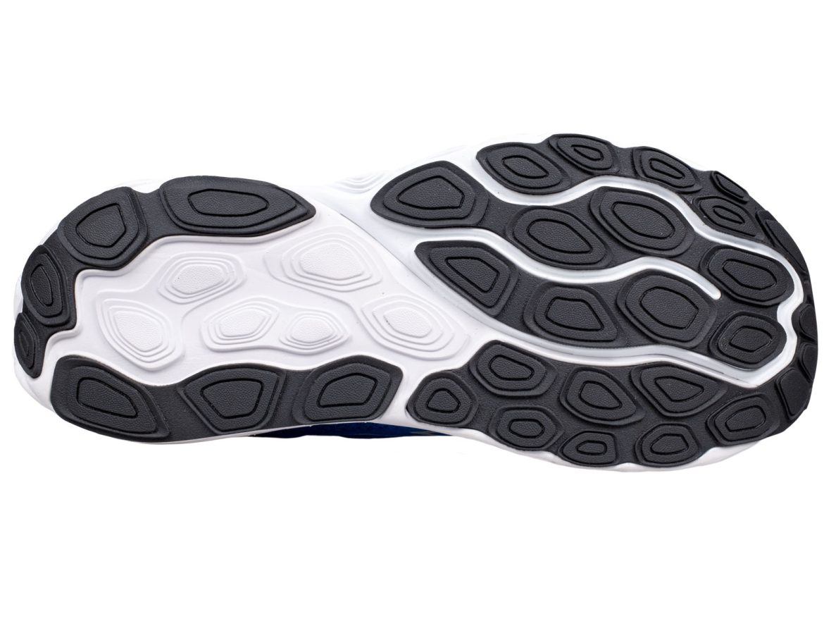 The outsole of the New Balance 860V14.