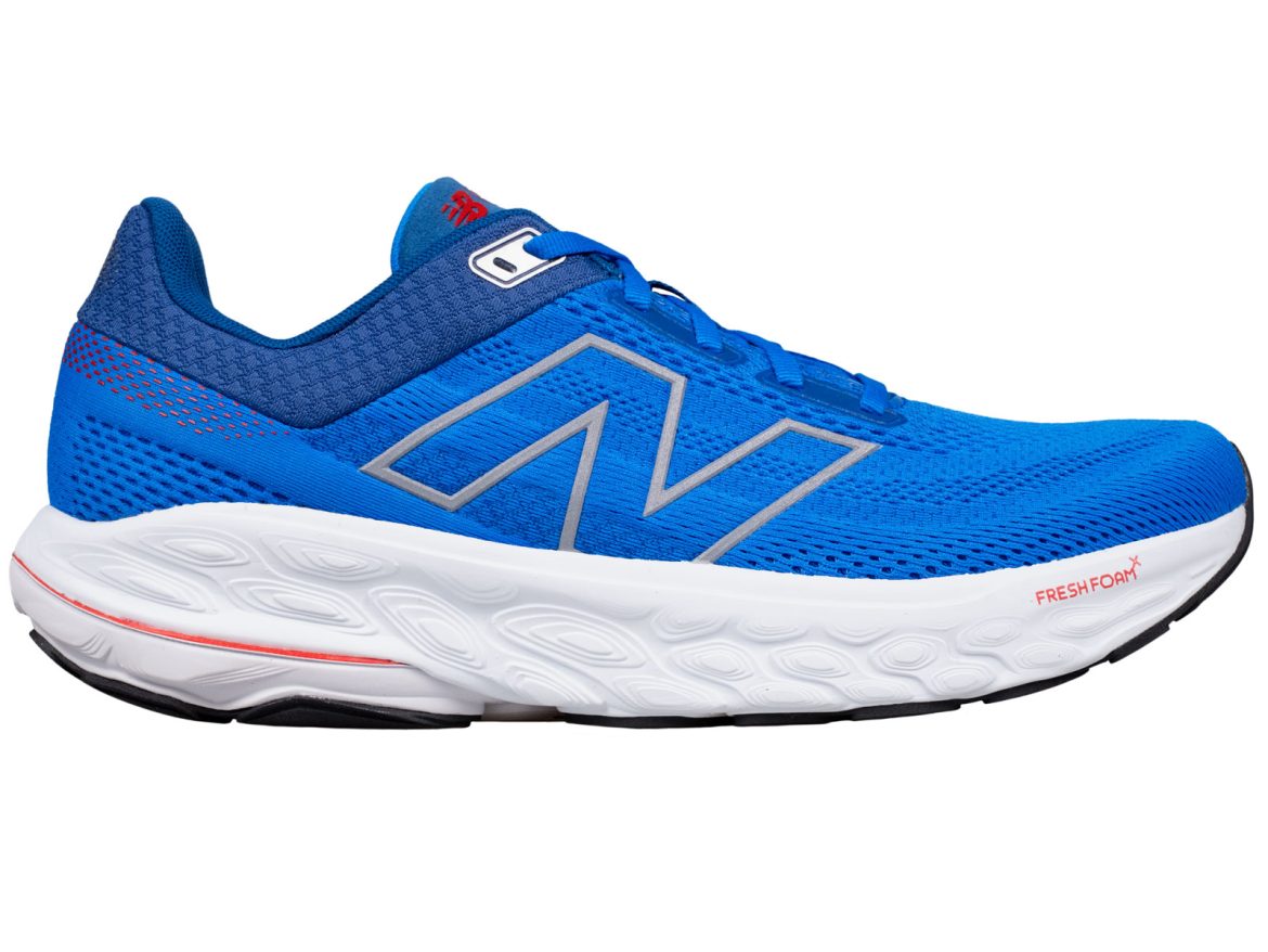 The side view of the New Balance 860V14.