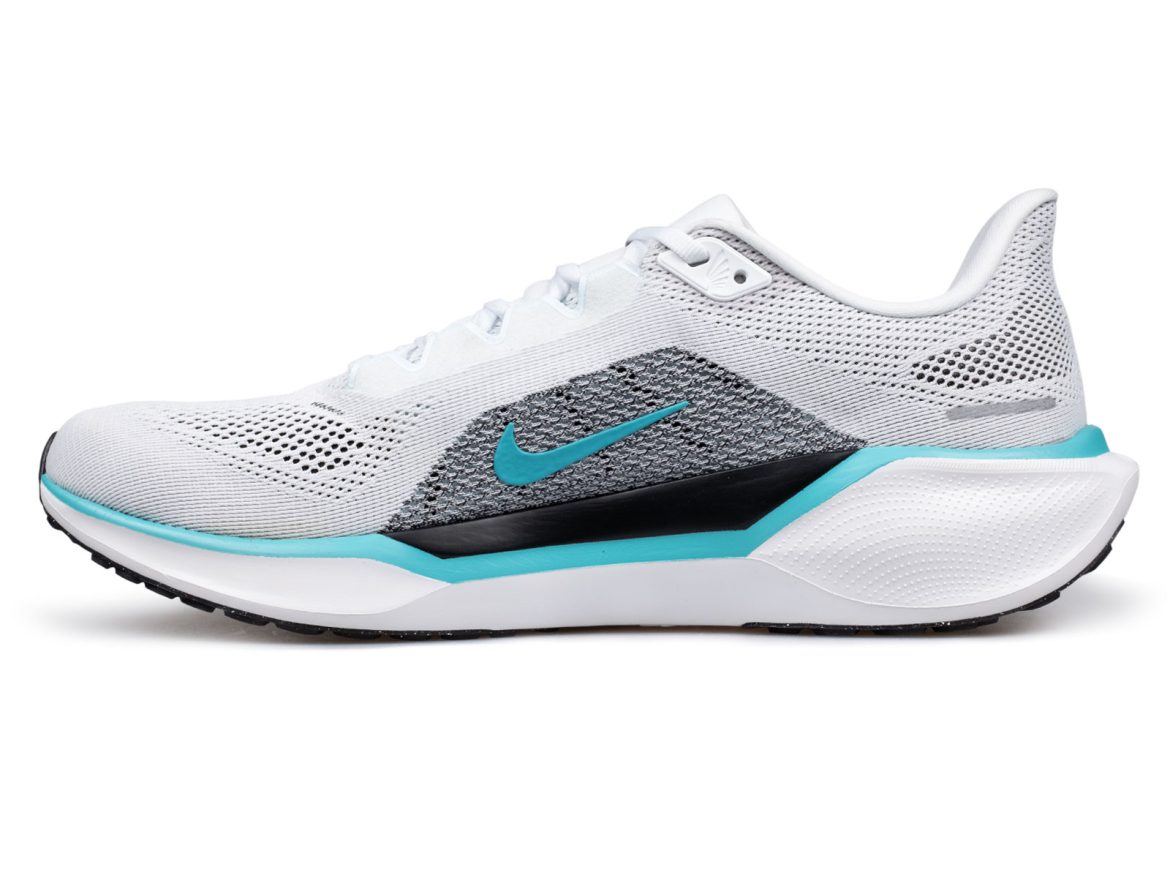 The side view of the Nike Pegasus 41.