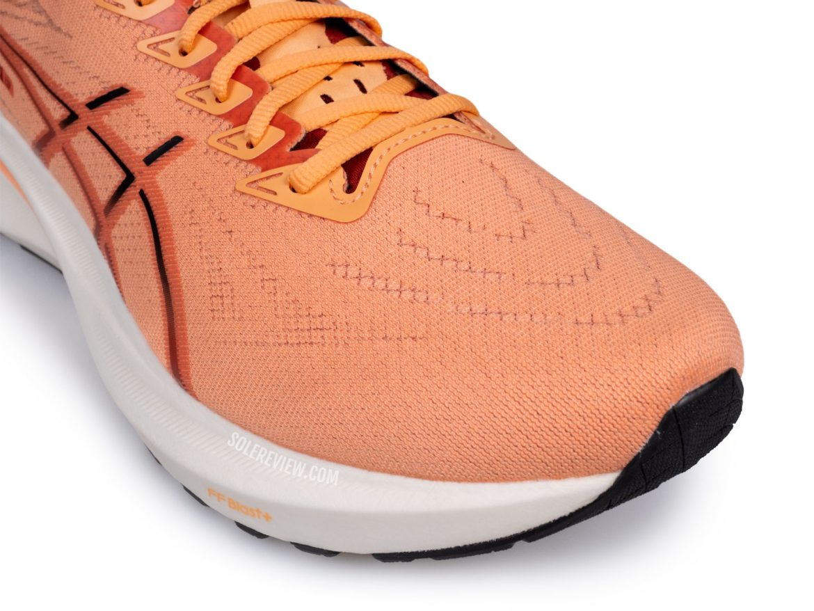 The toe box of the Asics GT-2000 13.