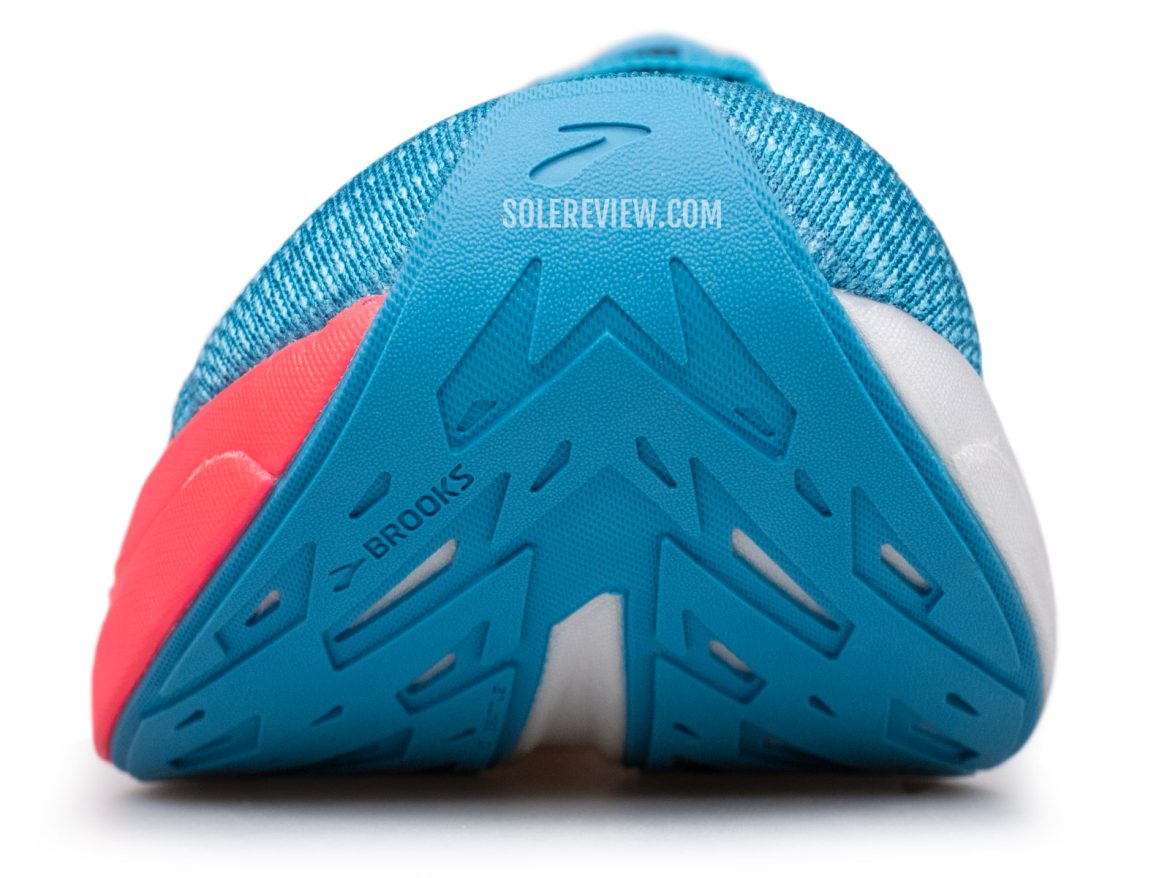 The midsole rocker of the Brooks Hyperion Max 2.