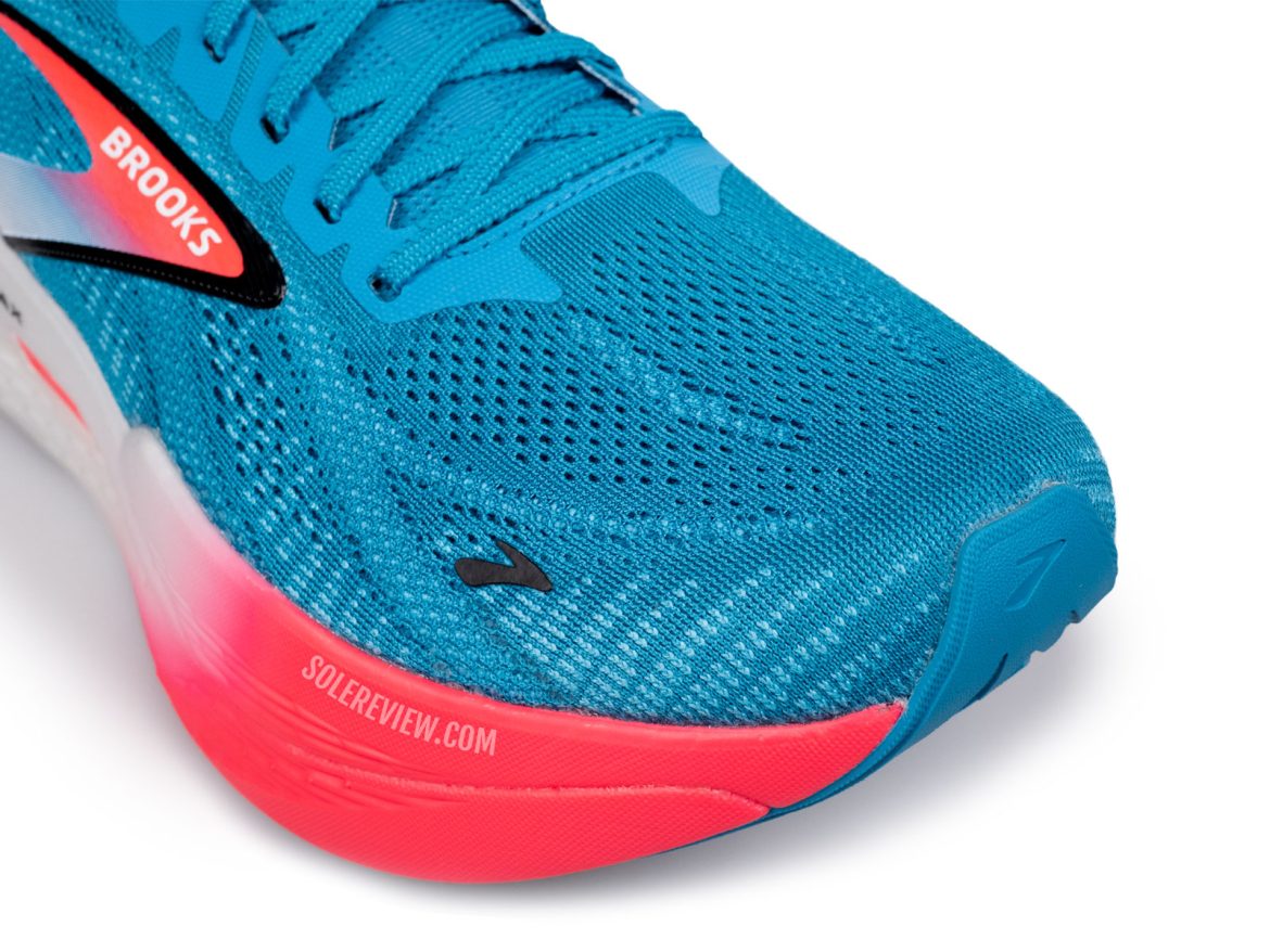 The toe box of the Brooks Hyperion Max 2.