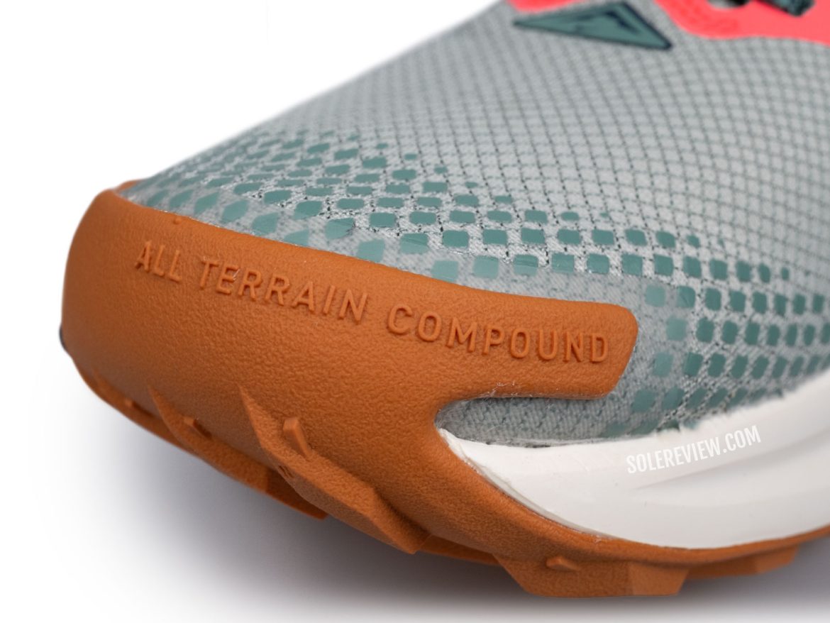 The rubber toe bumper of the Nike Pegasus Trail 5 Gore-Tex.