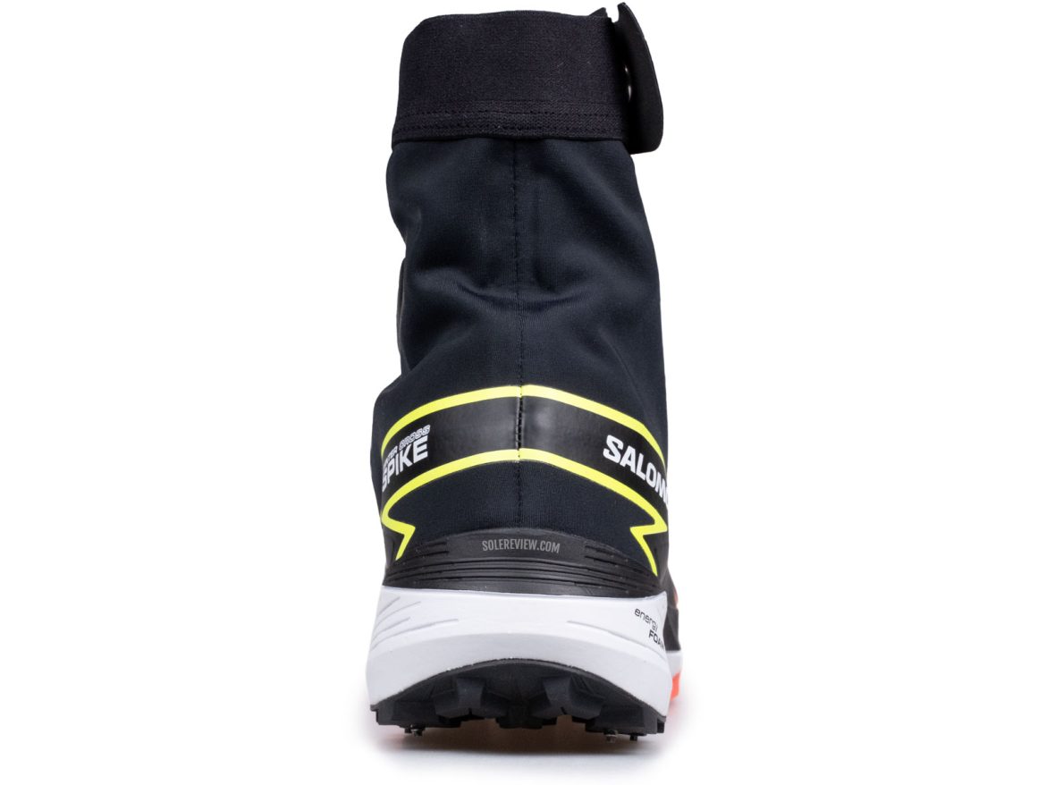 The heel view of the Salomon Wintercross Spike.