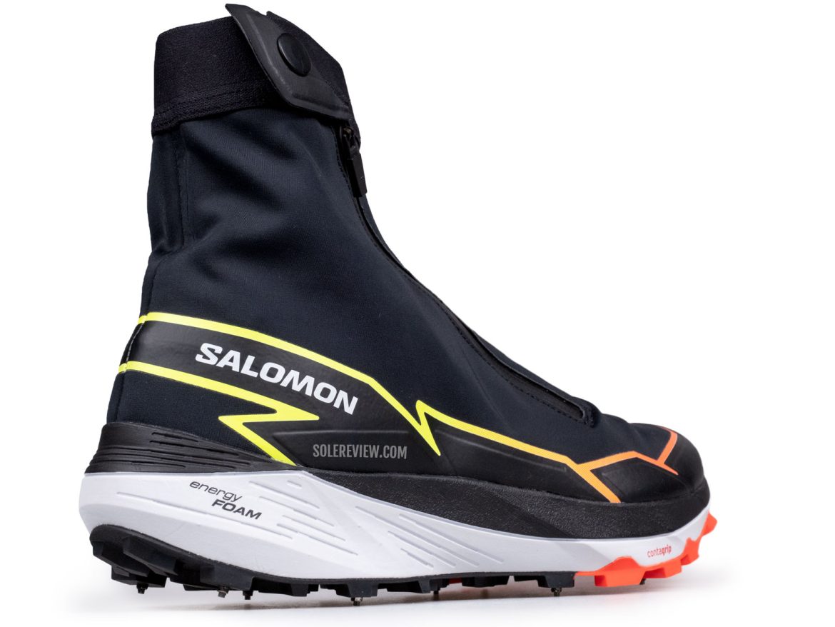 The side profile of the Salomon Wintercross Spike.