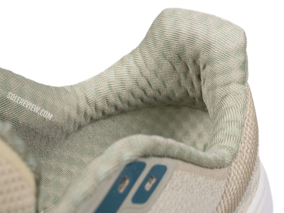 The heel collar of the New Balance 1080V14.