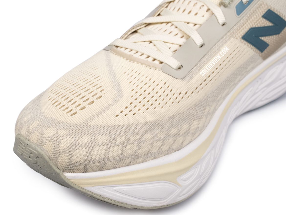 The toe box of the New Balance 1080V14.