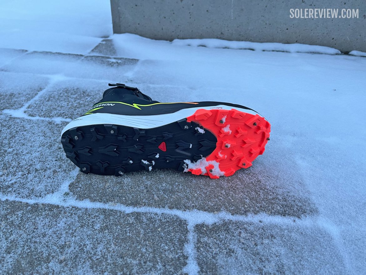 The Salomon Wintercross Spike on ice.