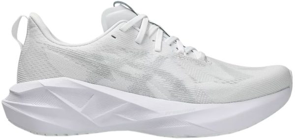 Asics Novablast 5 white product box.
