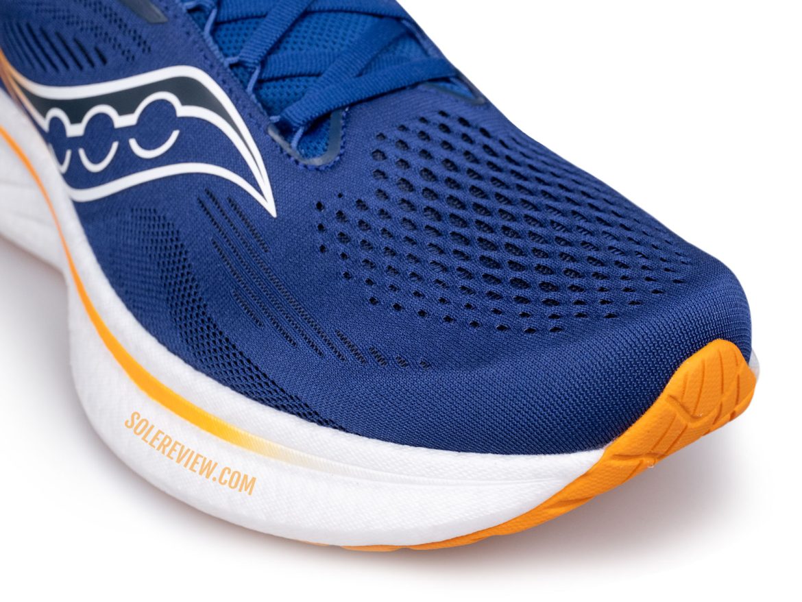 The mesh toebox of the Saucony Ride 18.