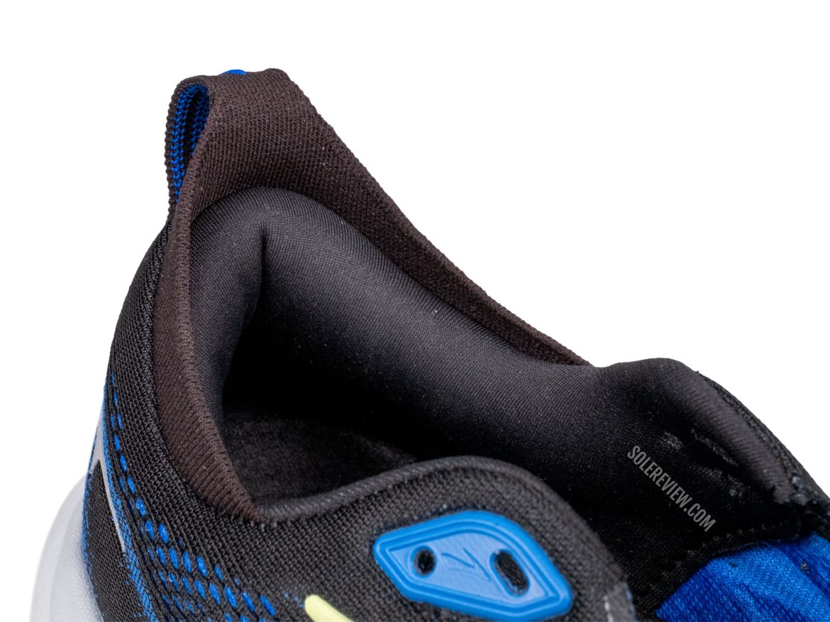 The heel collar of the Brooks Glycerin 22.